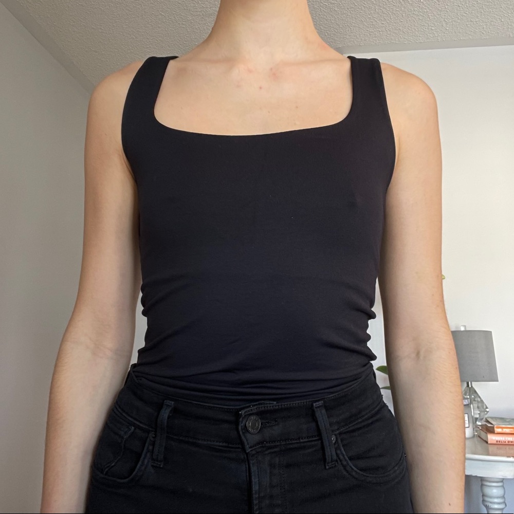 ✨2/$15, 3/$20✨stretchy zara scoop neck tank top
